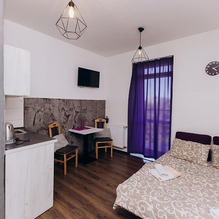 Нові Apartments Біля Жд Вокзалу Ivano-Frankivsk Exteriör bild