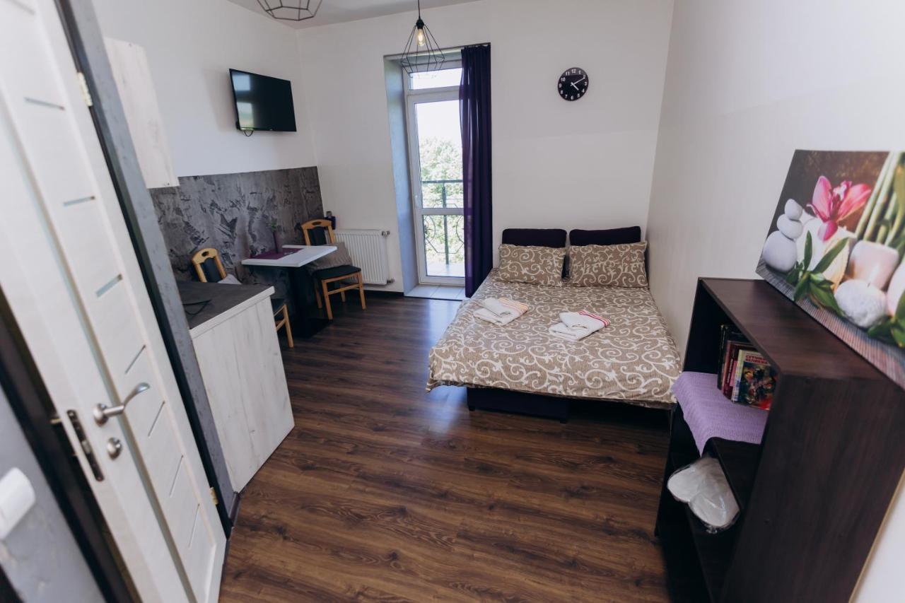 Нові Apartments Біля Жд Вокзалу Ivano-Frankivsk Exteriör bild