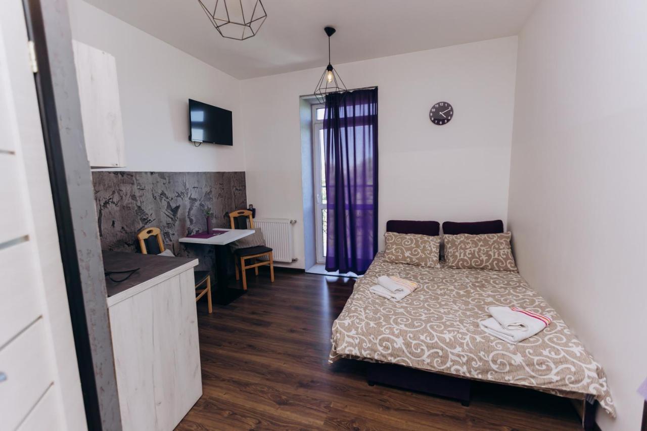 Нові Apartments Біля Жд Вокзалу Ivano-Frankivsk Exteriör bild