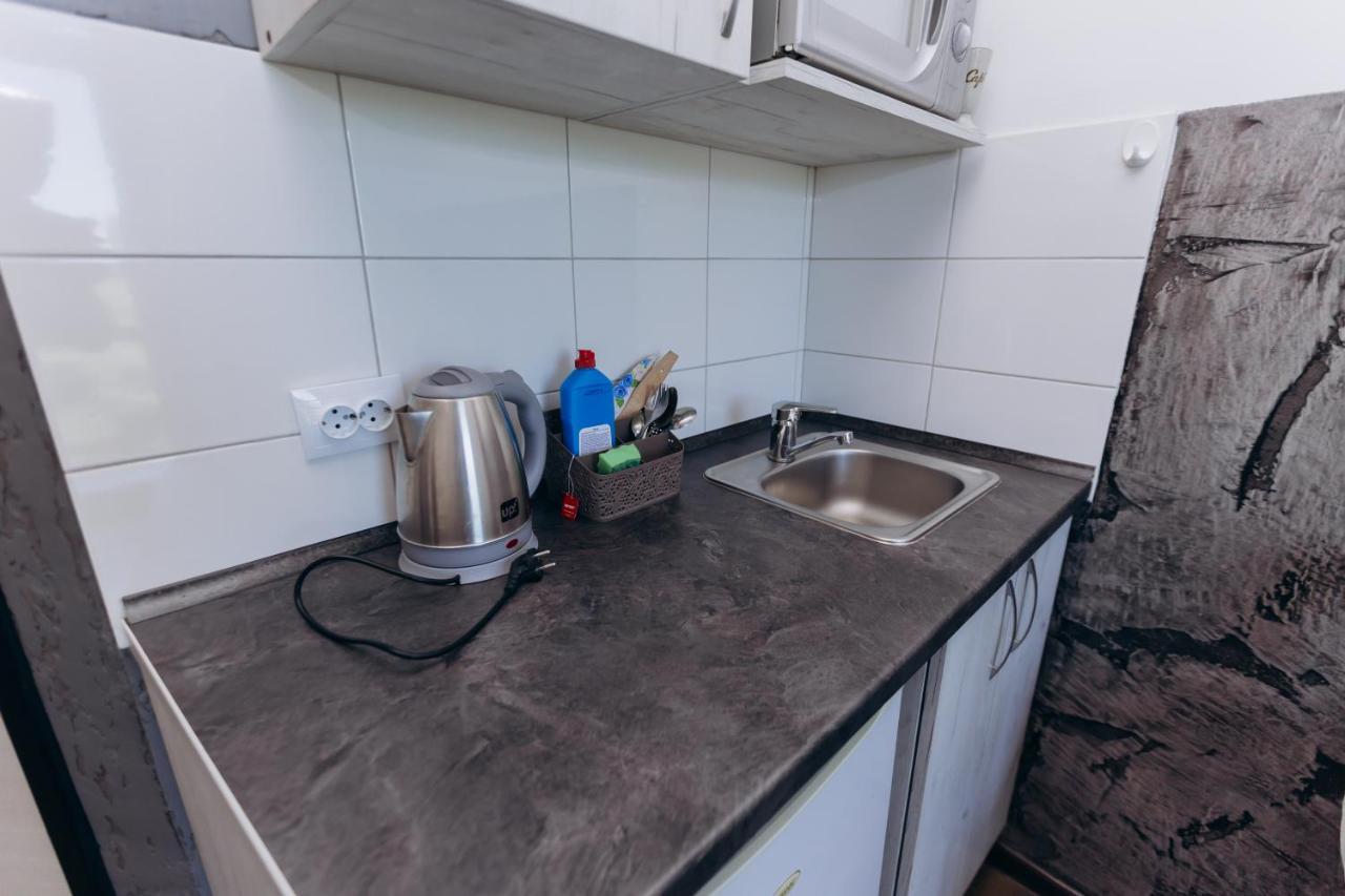Нові Apartments Біля Жд Вокзалу Ivano-Frankivsk Exteriör bild