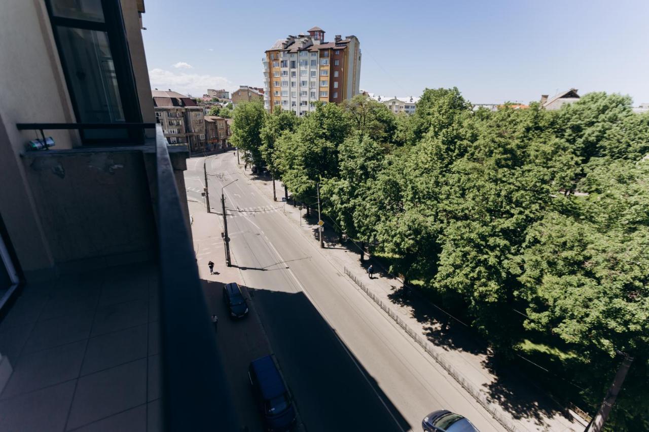 Нові Apartments Біля Жд Вокзалу Ivano-Frankivsk Exteriör bild